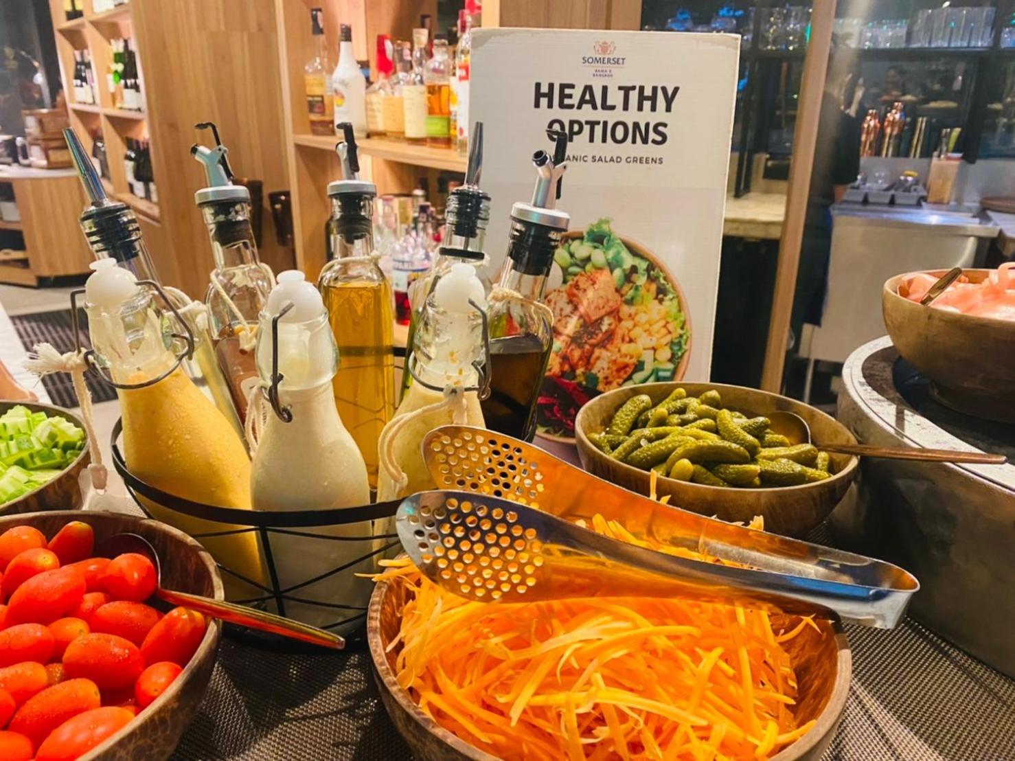 Somerset Rama 9 방콕 외부 사진 Healthy options at a buffet