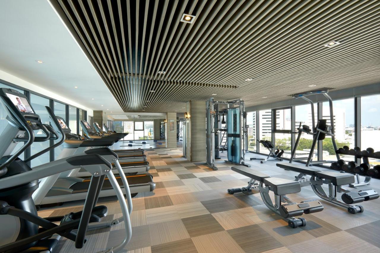 Somerset Rama 9 방콕 외부 사진 The gym at the 1018 building